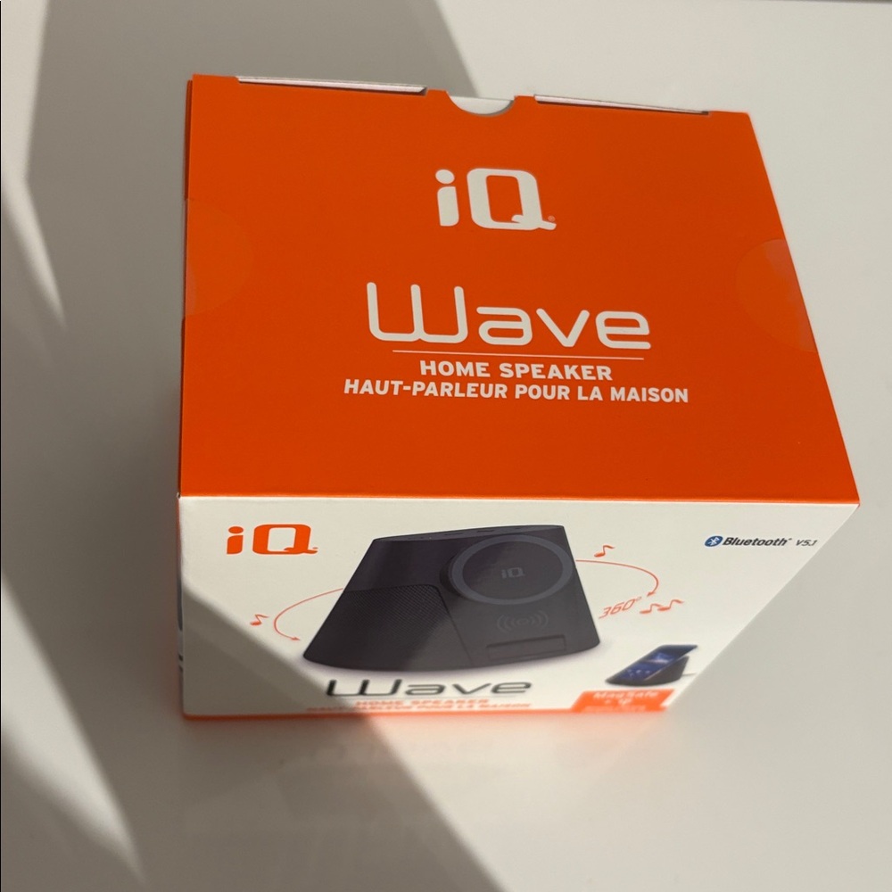 BNIB iQ Wave Bluetooth V5.1 Home Speaker with MagSafe + Qi Wireless Charging - Picture 6 of 6